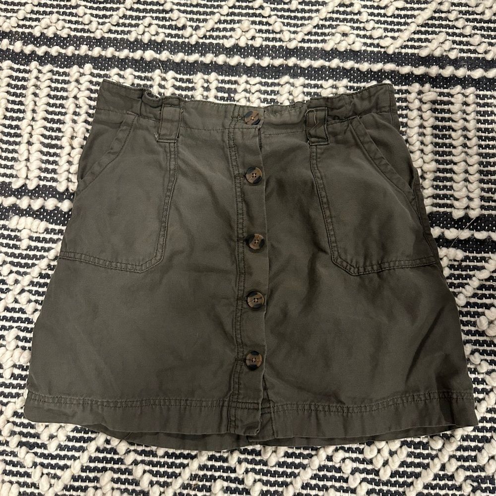 Maurice’s Full Button Down Cargo Skirt Size 8